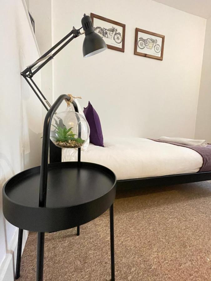 Central Located Two Bedroom Suite Бристол Екстериор снимка