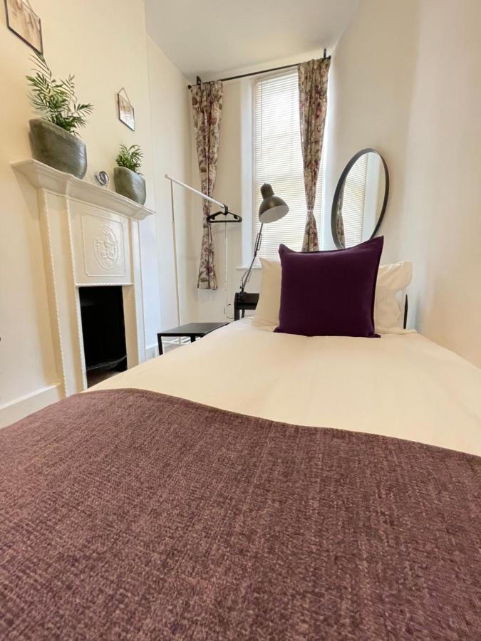 Central Located Two Bedroom Suite Бристол Екстериор снимка