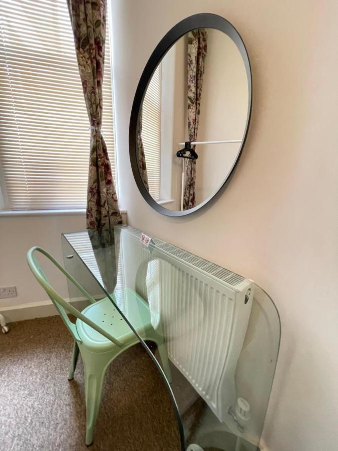Central Located Two Bedroom Suite Бристол Екстериор снимка