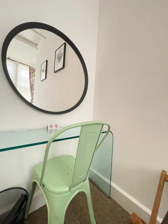 Central Located Two Bedroom Suite Бристол Екстериор снимка