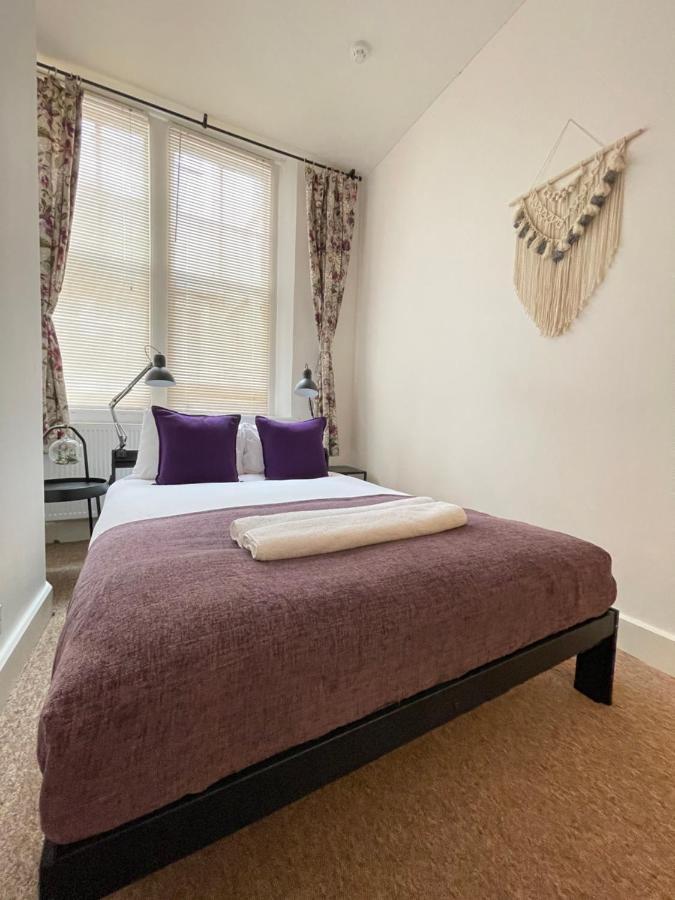 Central Located Two Bedroom Suite Бристол Екстериор снимка