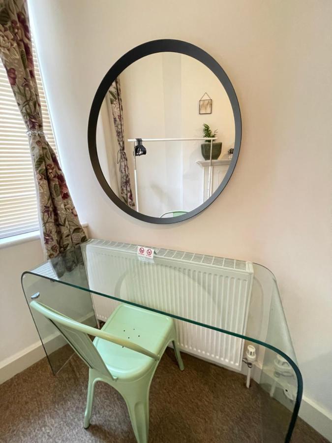 Central Located Two Bedroom Suite Бристол Екстериор снимка
